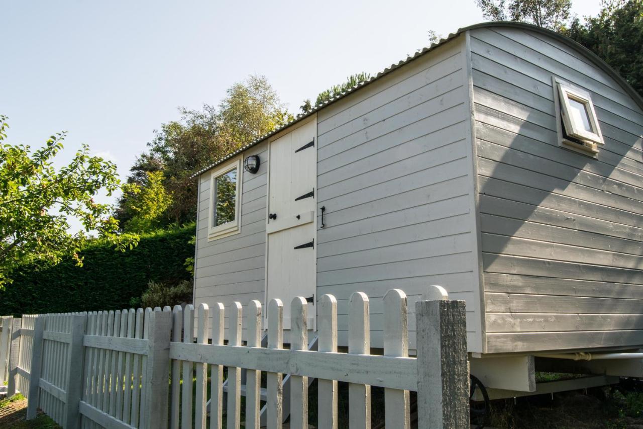 Hilltop Hut Чърч Стретън Екстериор снимка